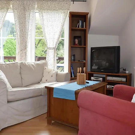 Amadeus, Apartamento *