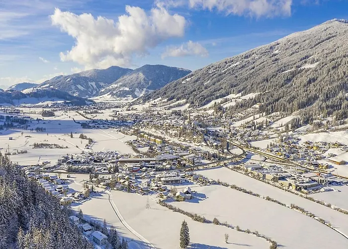 Amadeus, * رادستادت