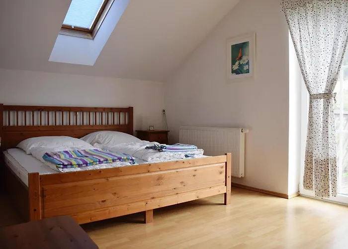 Amadeus, * رادستادت